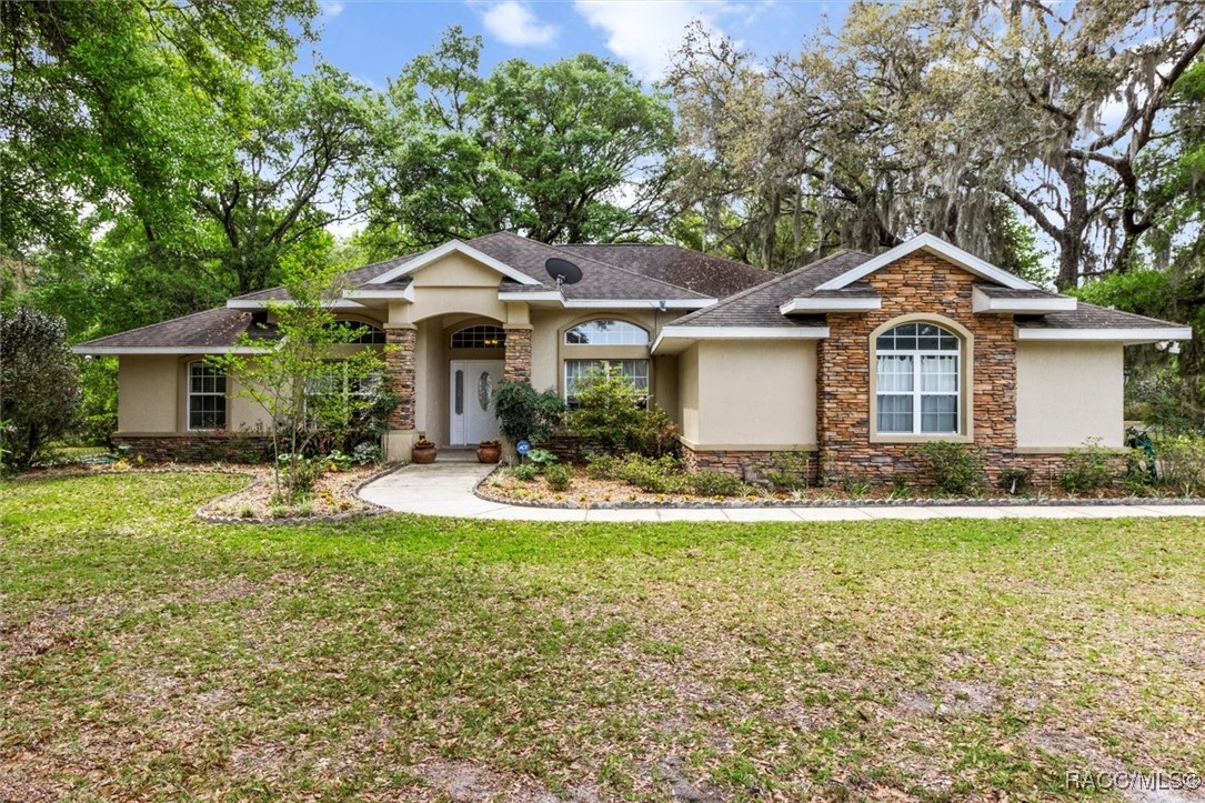 10419 N Rousseau Drive, Dunnellon, Florida image 1