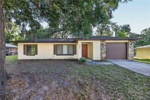 Homes For Sale - 5521 NE 11th Avenue<br/> Ocala, FL 34479