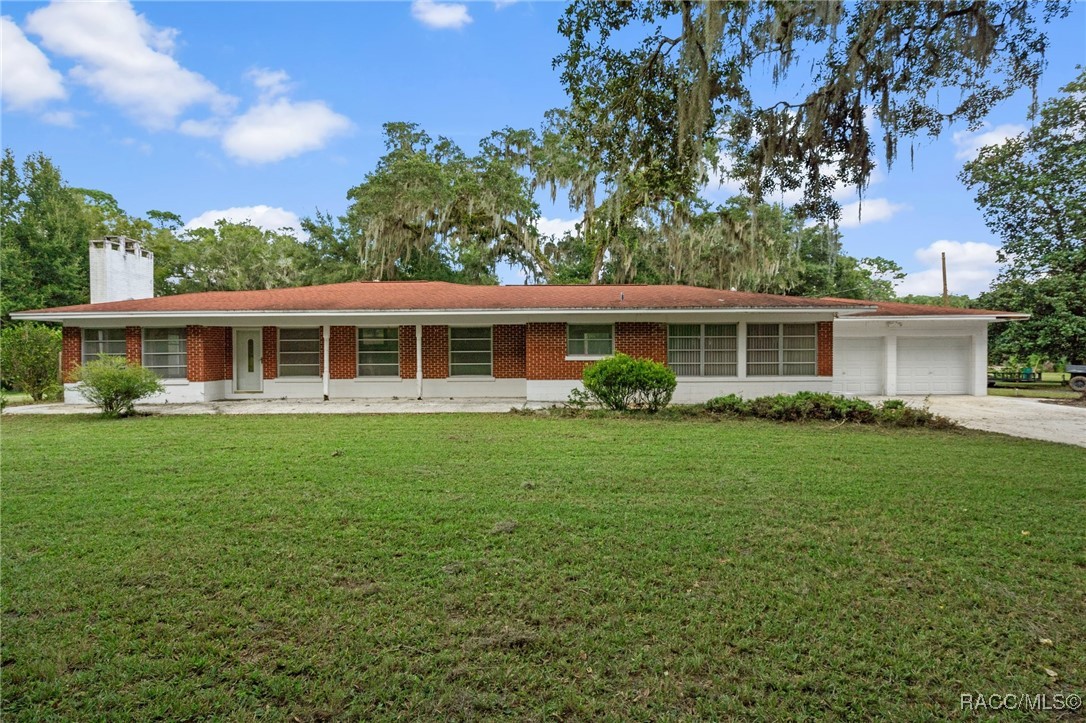 9722 E Lazy Oak Drive, Floral City, Florida image 1