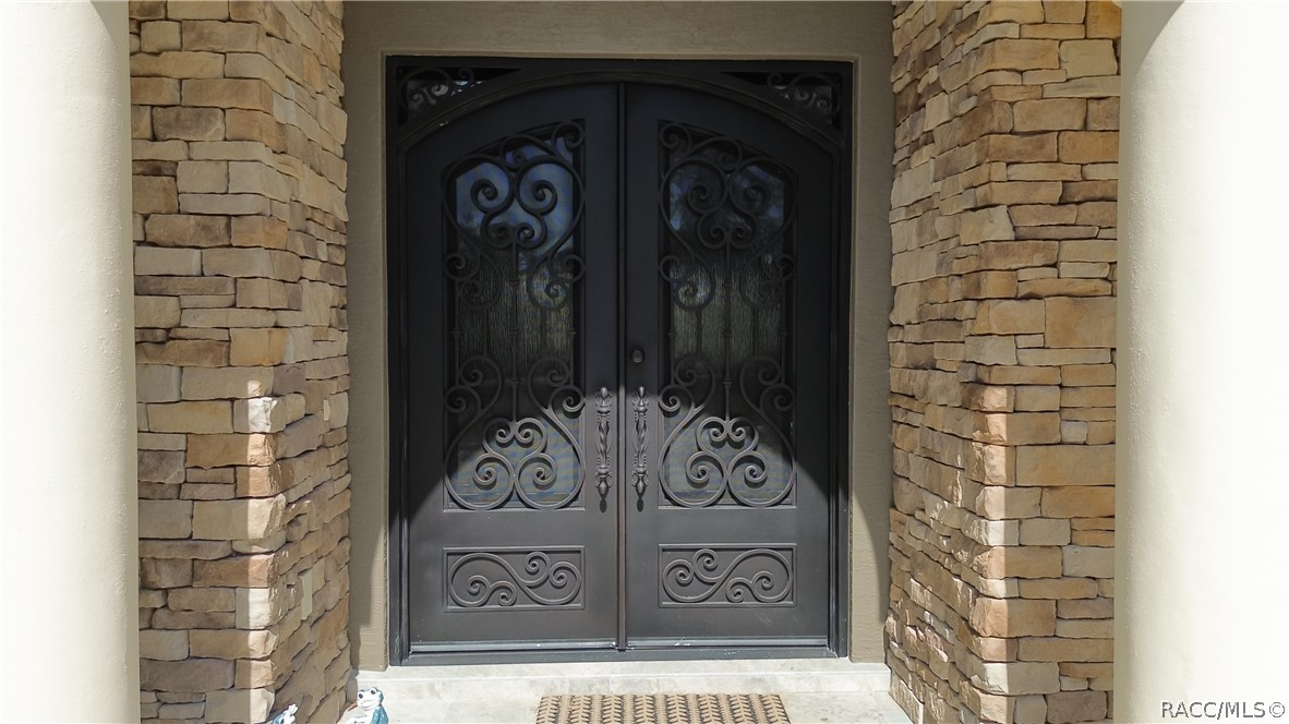 5061 W Oakhill Street