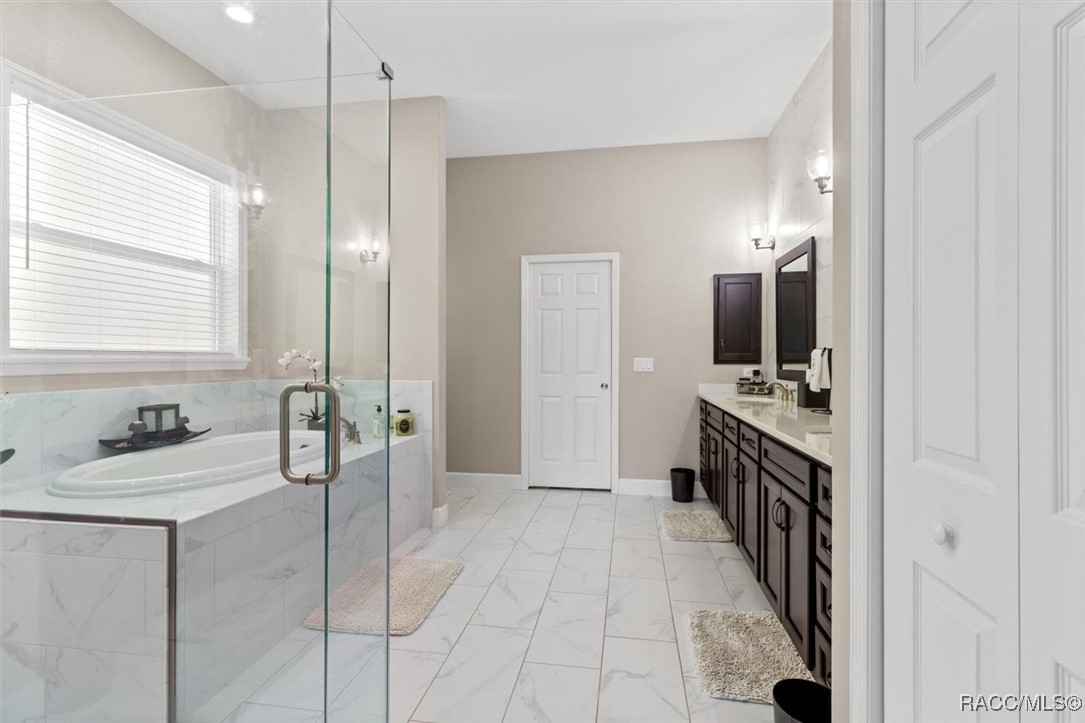 5888 W Corral Place, Beverly Hills, New York image 36