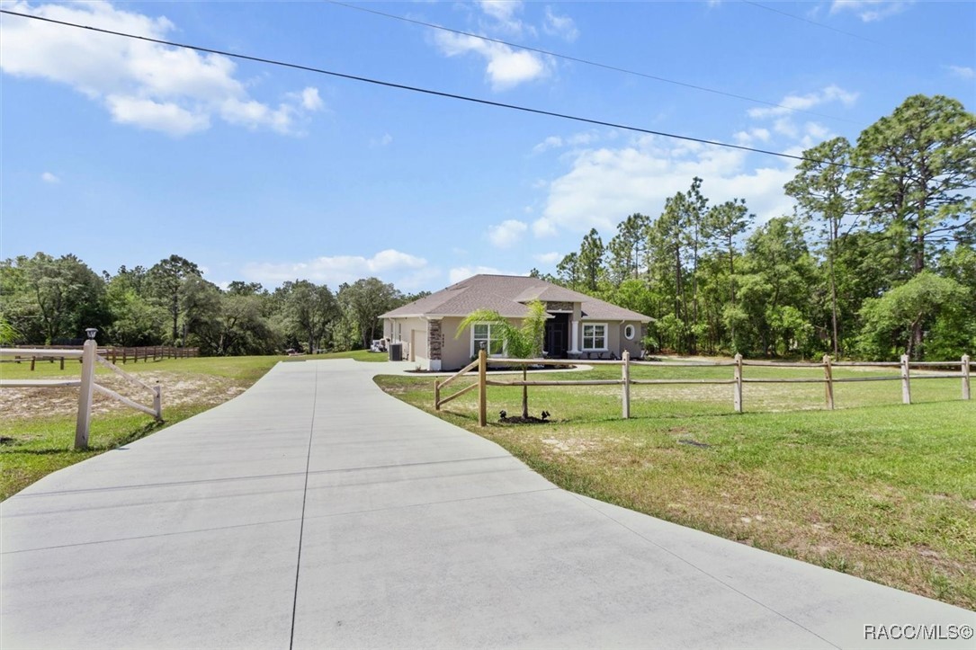 5888 W Corral Place