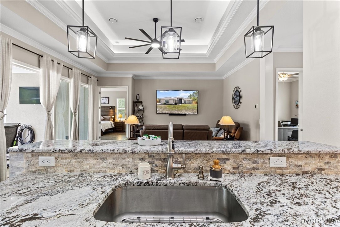 5888 W Corral Place, Beverly Hills, New York image 23