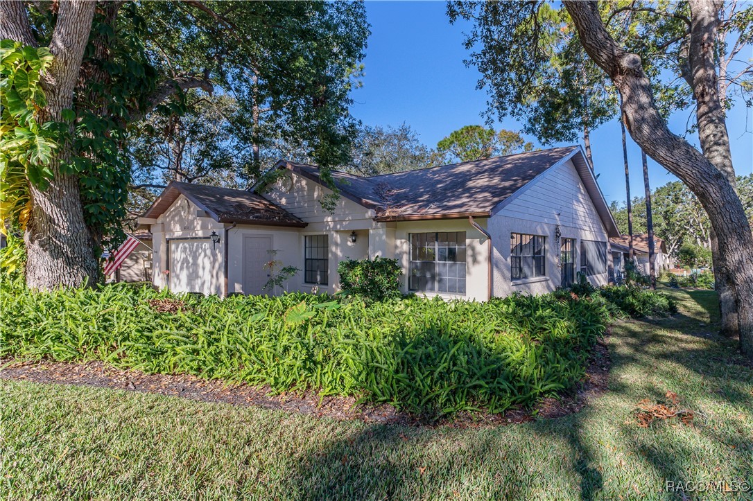 6732 Oak Cluster Circle, Spring Hill, Florida image 3