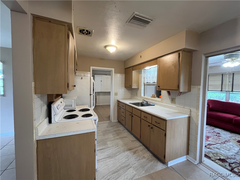 28 N Adams Street #12E, Beverly Hills, New York image 10