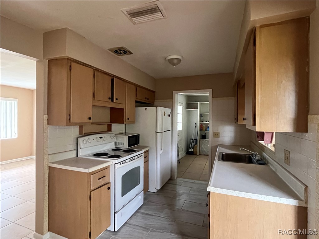 28 N Adams Street #12E, Beverly Hills, New York image 18