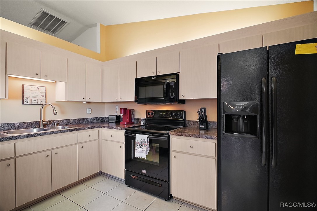 17985 SE 102nd Court, Summerfield, Florida image 13