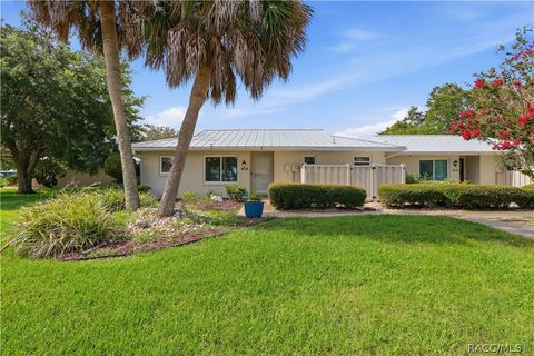 Condo For Sale - 11628 W Bayshore Drive #8<br/> Crystal River, FL 34429