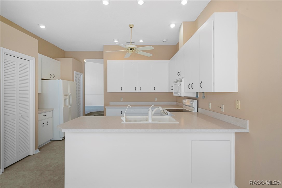 118 W Honey Palm Loop, Beverly Hills, New York image 18