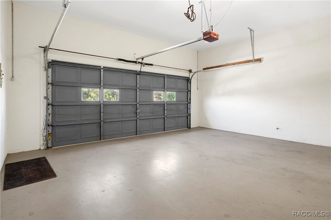 118 W Honey Palm Loop, Beverly Hills, New York image 37