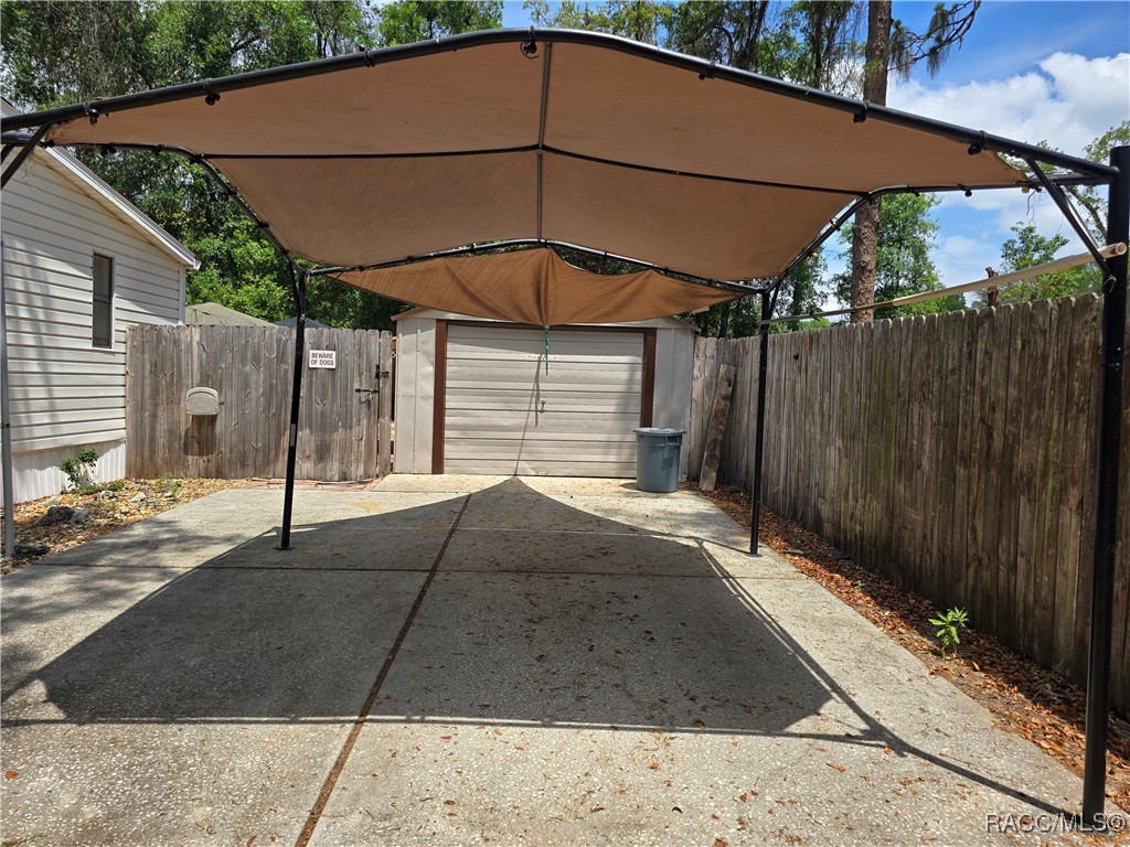 8009 E Peacock Lane, Floral City, New York image 8