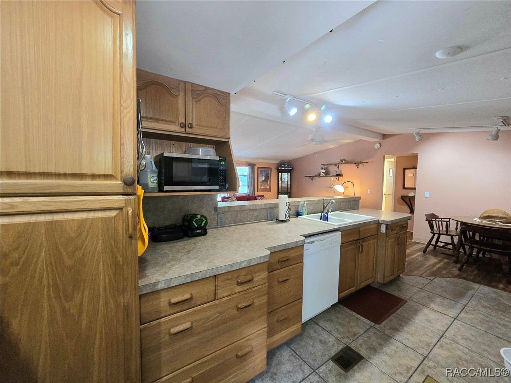 8009 E Peacock Lane, Floral City, New York image 24