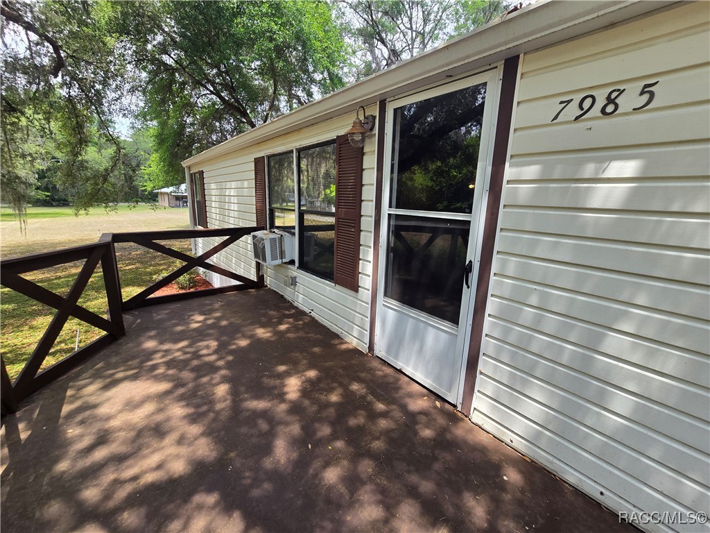 8009 E Peacock Lane, Floral City, New York image 12