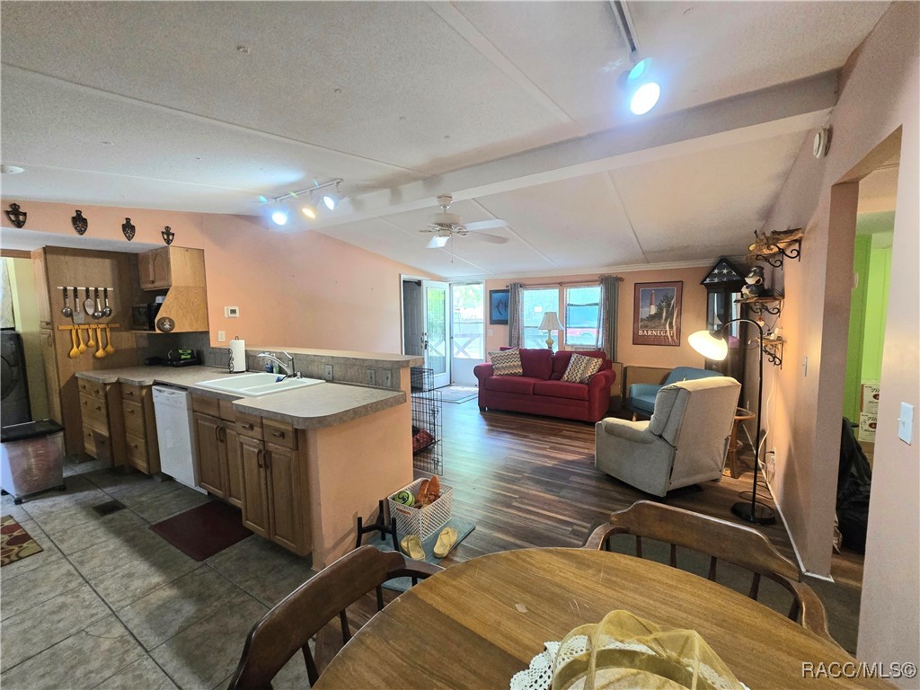 8009 E Peacock Lane, Floral City, New York image 17