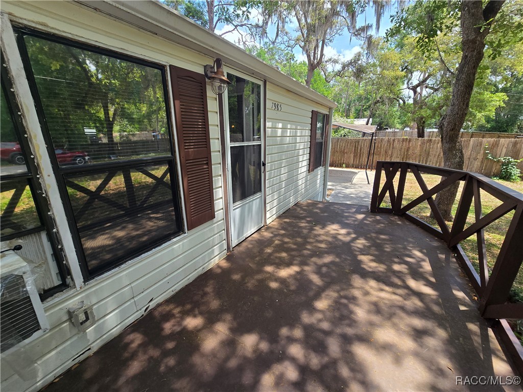 8009 E Peacock Lane, Floral City, New York image 11