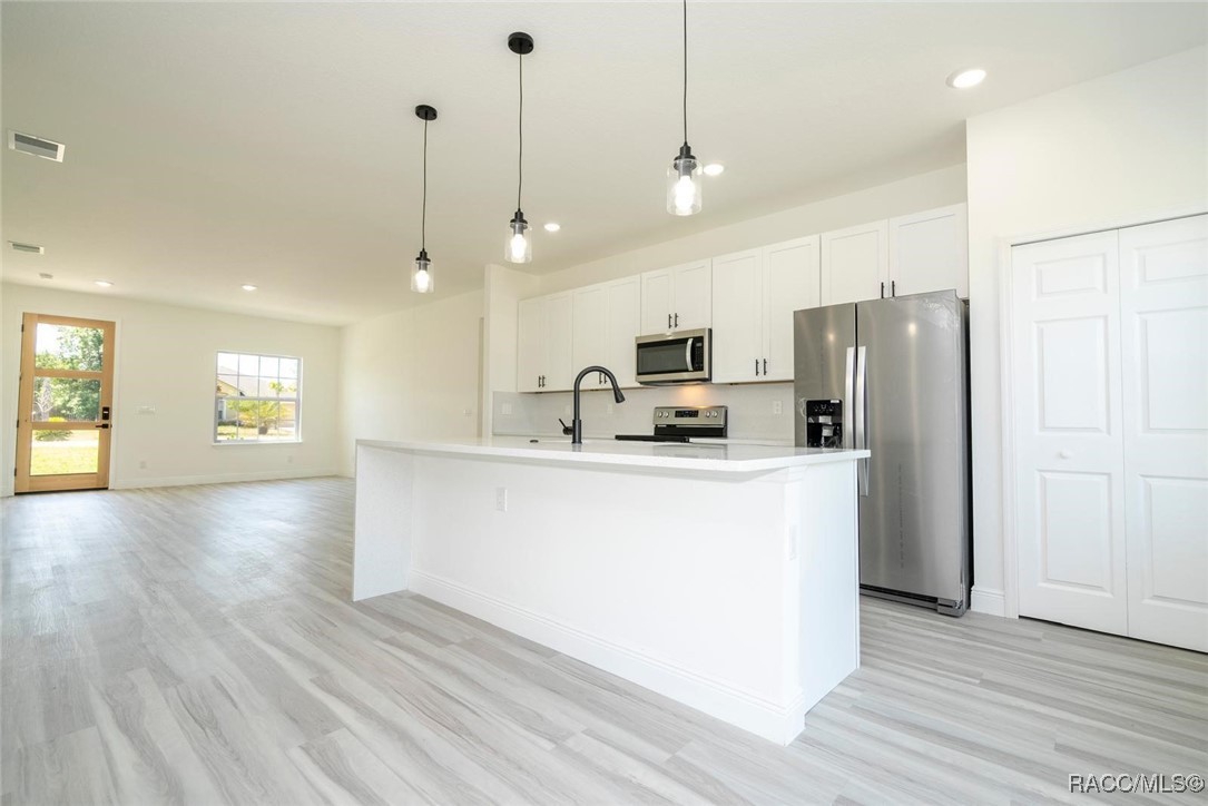 138 W Reef Lane, Citrus Springs, New York image 3