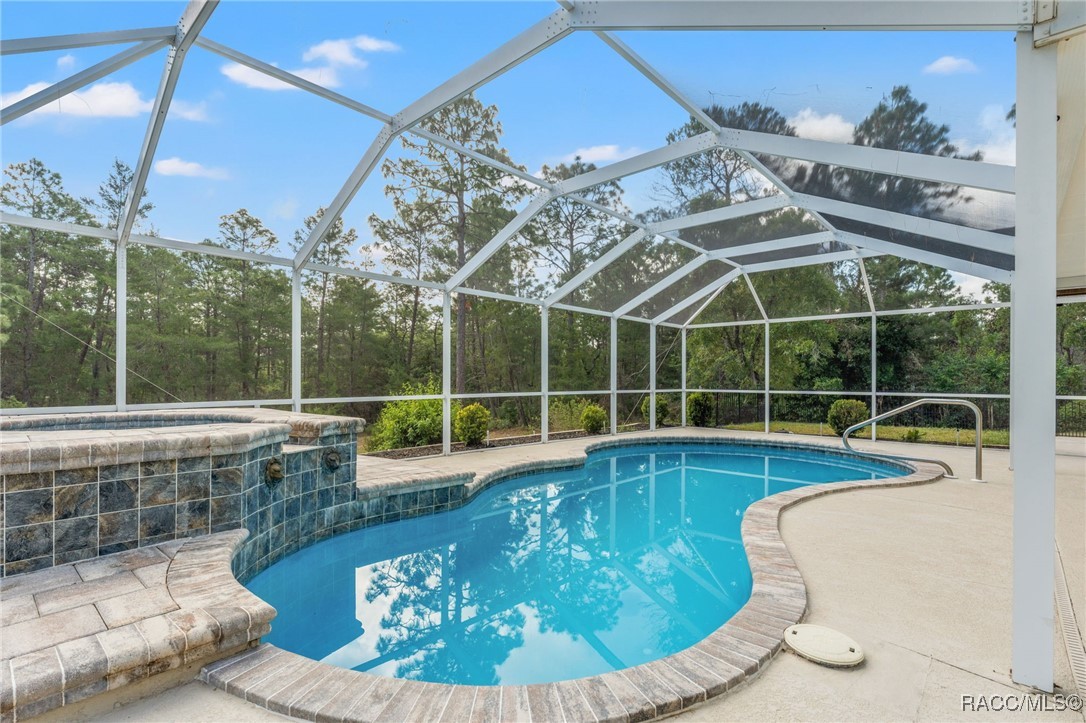 5851 N Hazelwood Drive, Beverly Hills, New York image 34