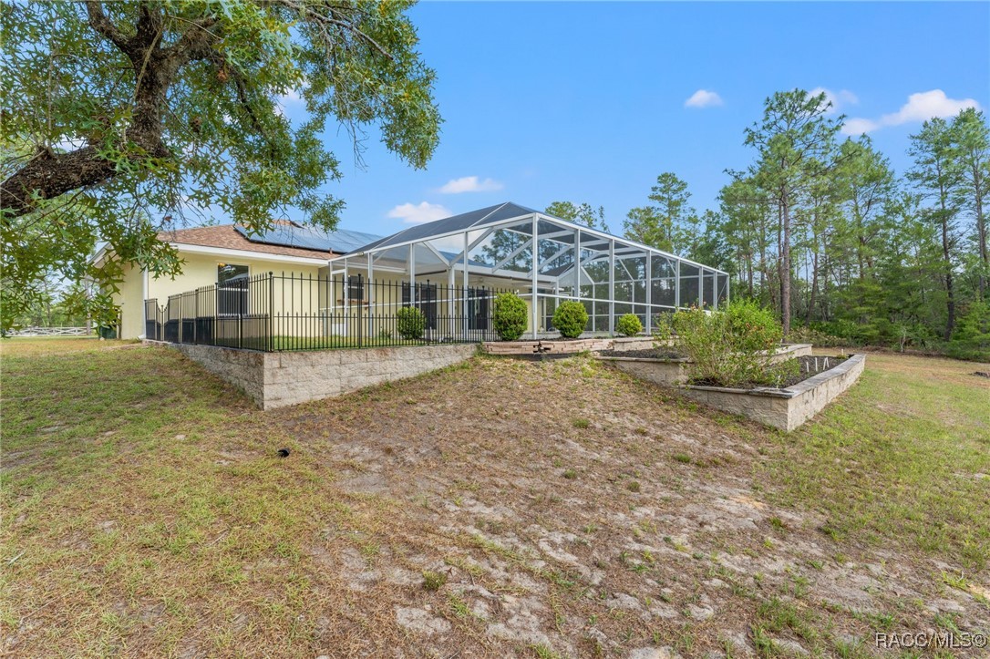 5851 N Hazelwood Drive, Beverly Hills, New York image 44