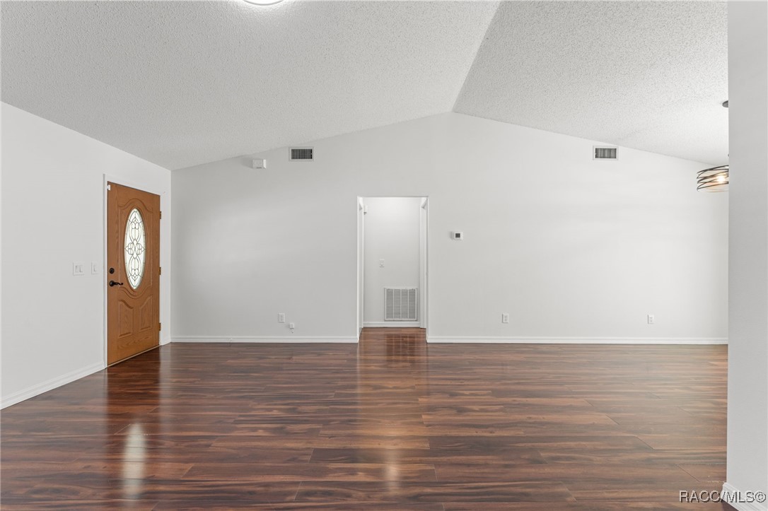 5851 N Hazelwood Drive, Beverly Hills, New York image 7