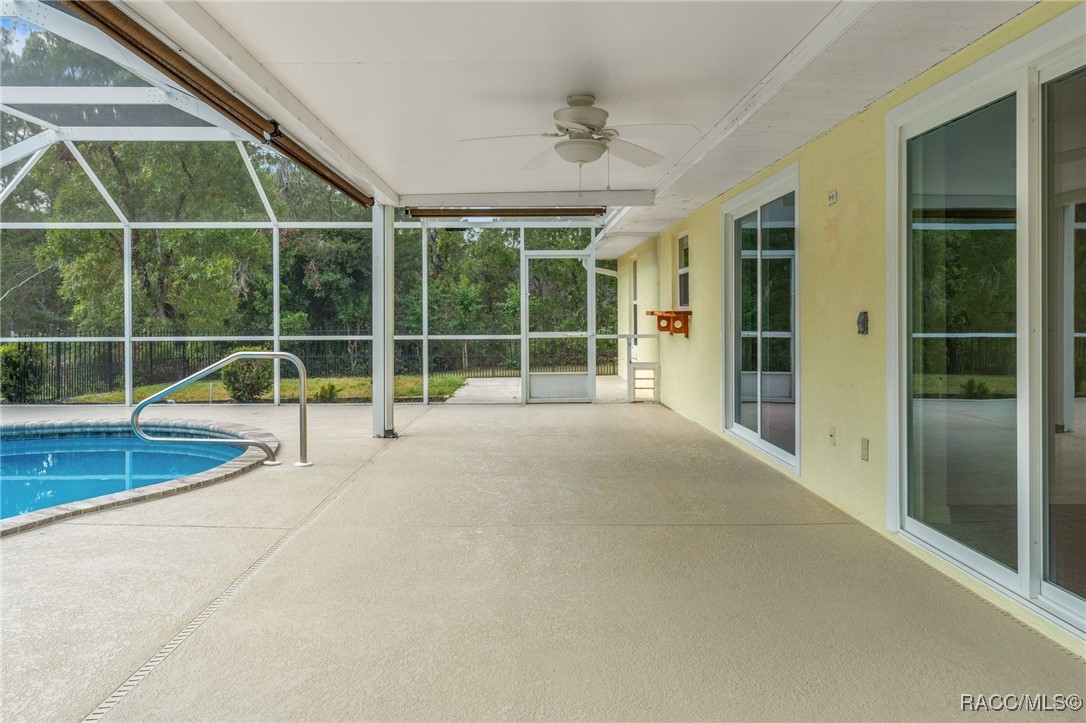 5851 N Hazelwood Drive, Beverly Hills, New York image 35