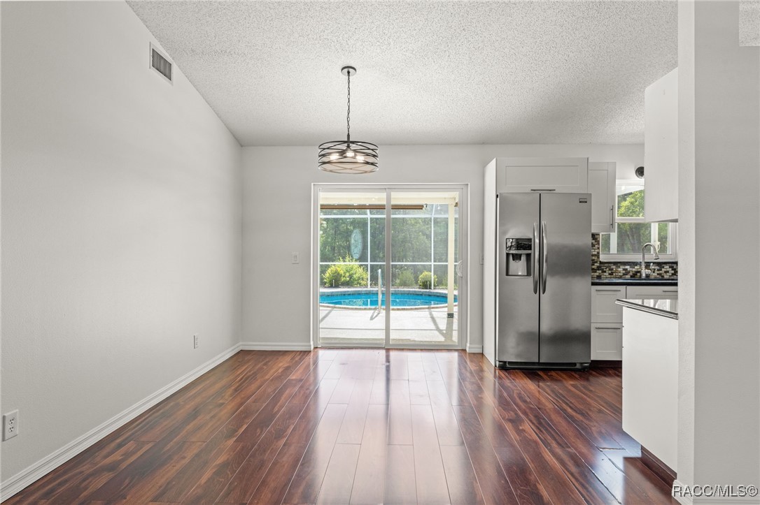 5851 N Hazelwood Drive, Beverly Hills, New York image 11