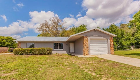 Homes For Sale - 7211 SE 120th Street<br/> Belleview, FL 34420
