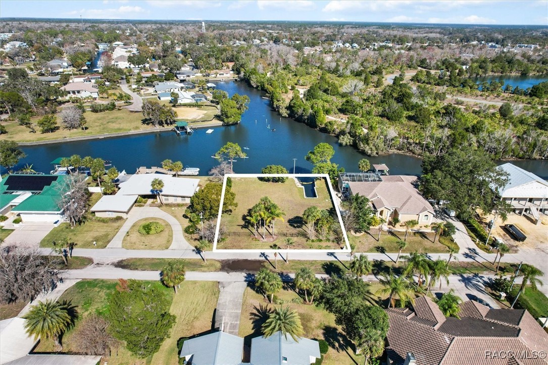 731 SE 1st Court, Crystal River, Florida image 2