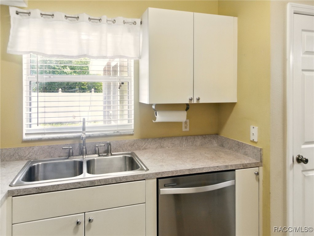 8599 N Messina Loop, Crystal River, Florida image 14