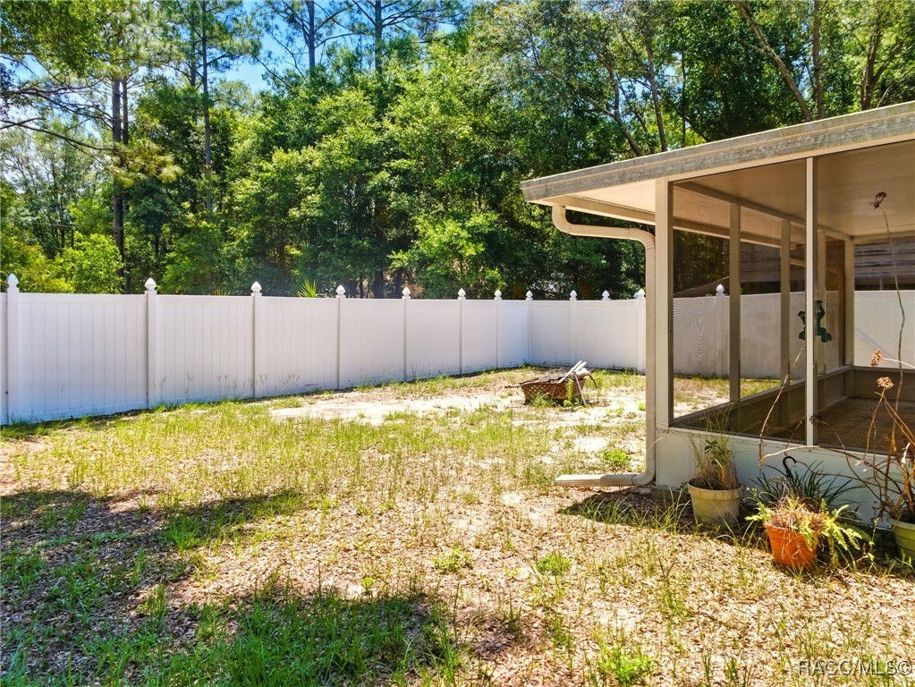 8599 N Messina Loop, Crystal River, Florida image 2