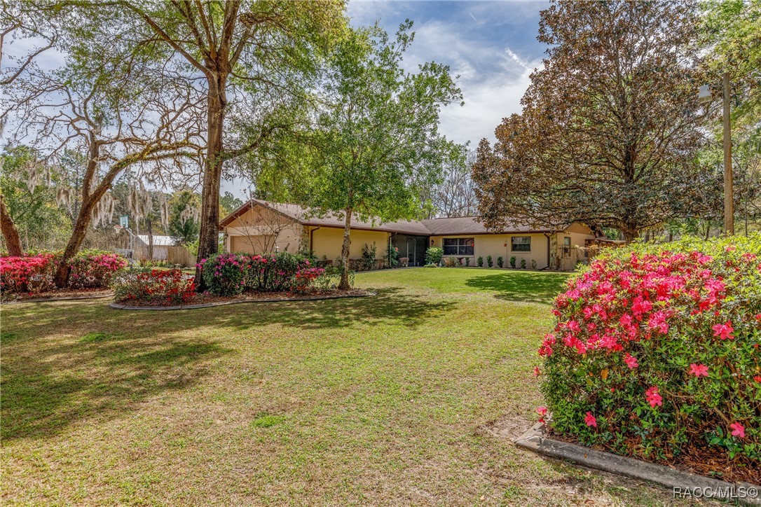 2280 W Middle Lane