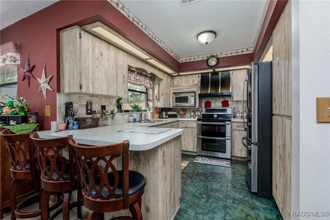2280 W Middle Lane