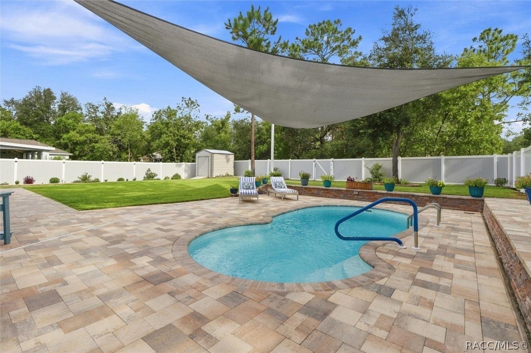 2457 W OAKLAND Lane