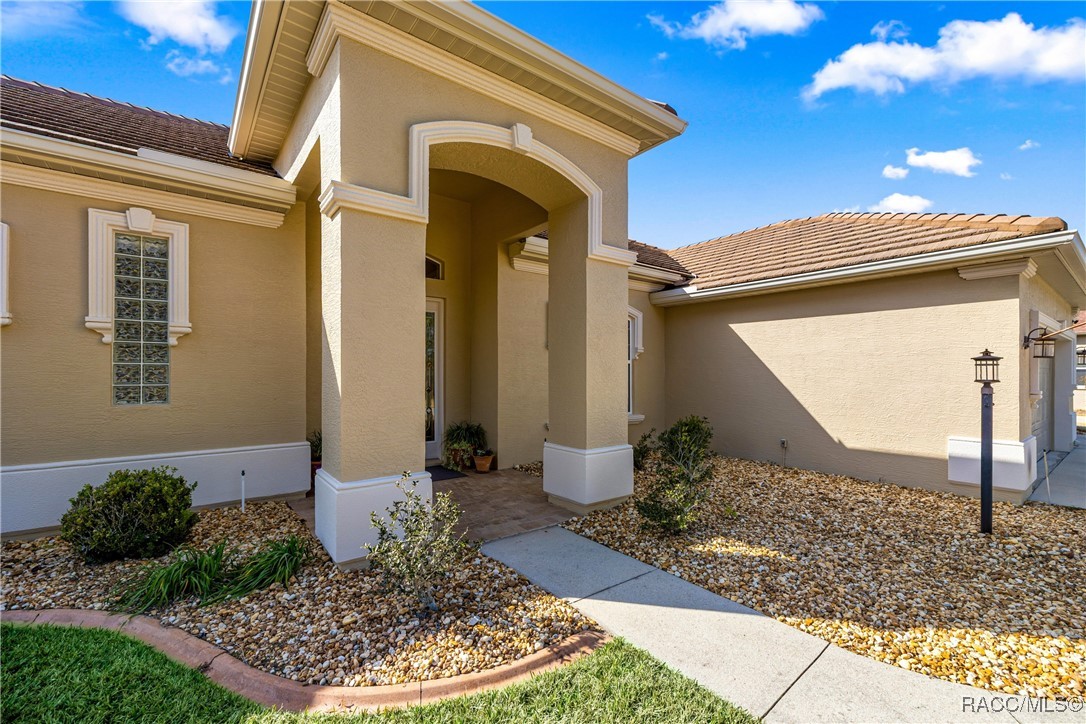 283 S Paladinn Circle