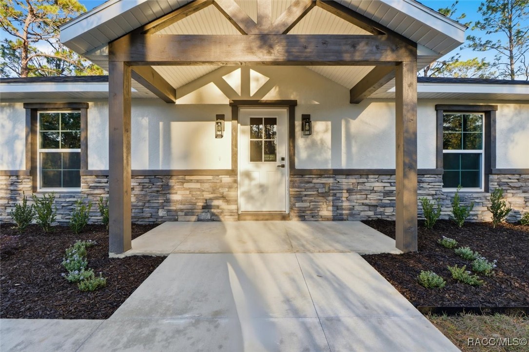 7515 N Windbrook Drive