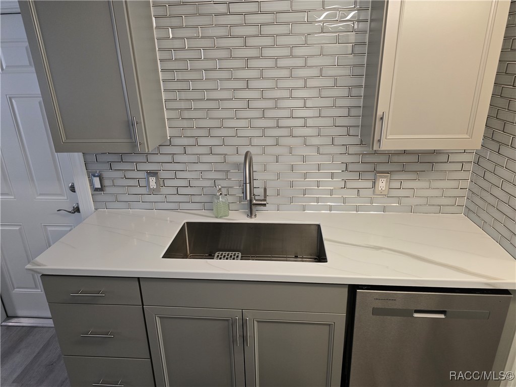 3833 N Briarberry Point, Beverly Hills, New York image 19