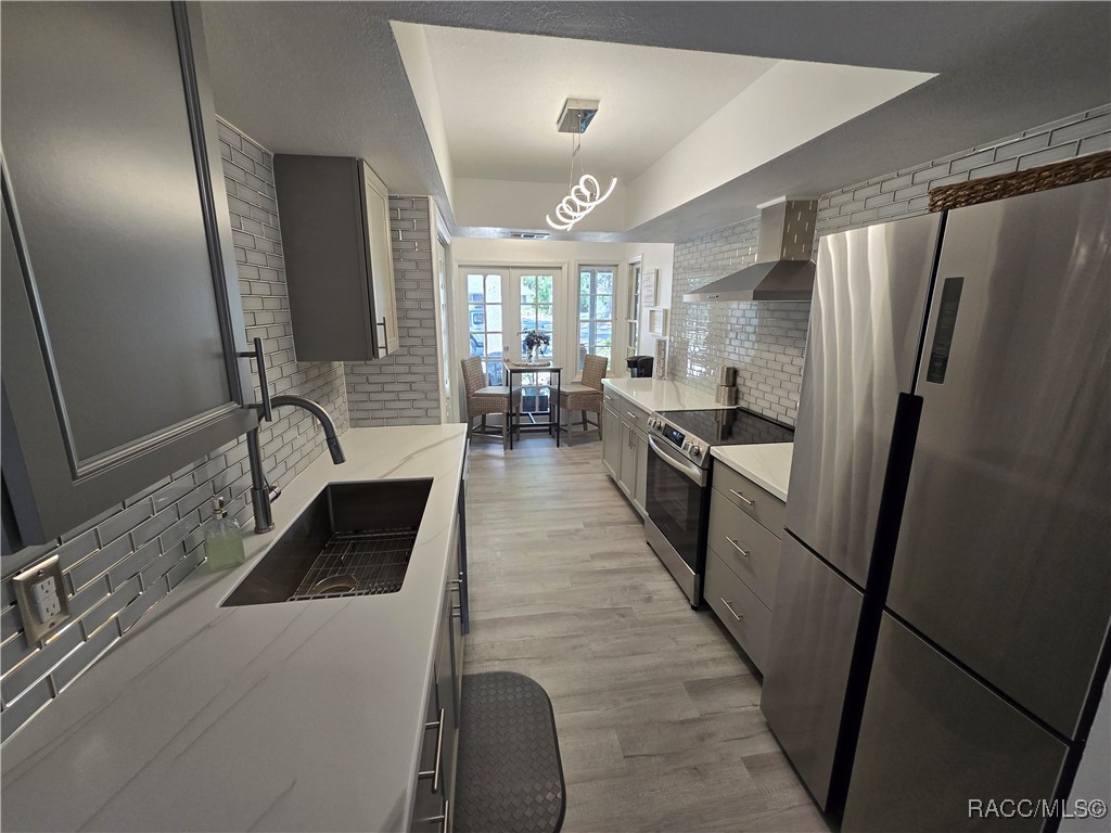 3833 N Briarberry Point, Beverly Hills, New York image 16
