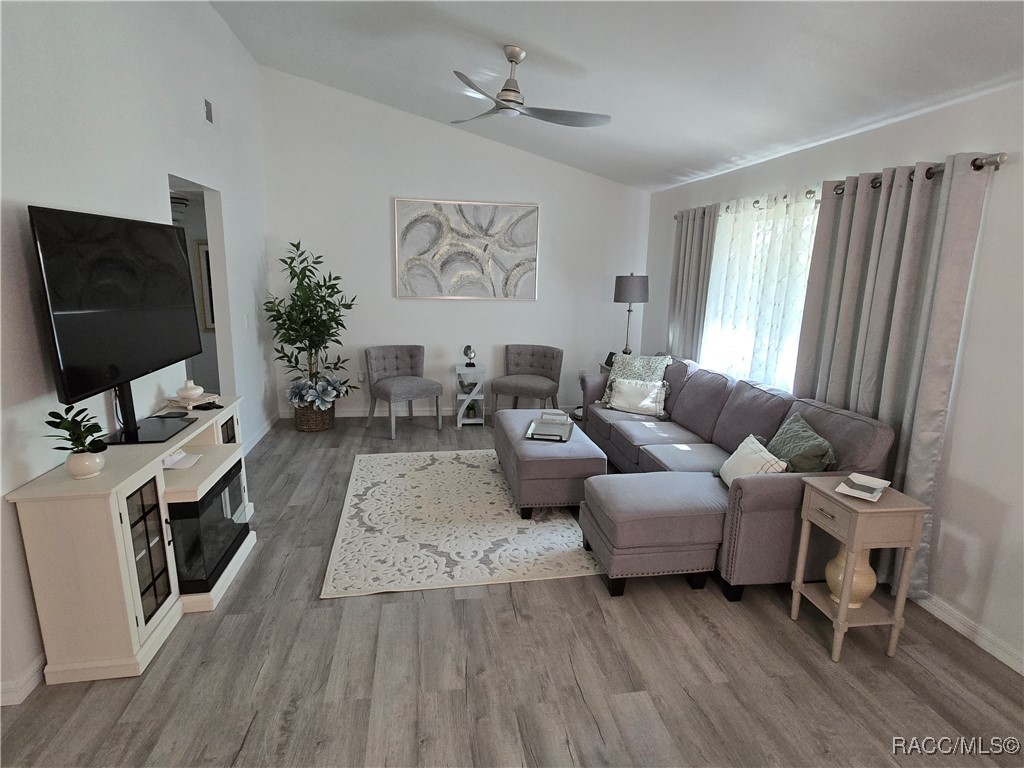 3833 N Briarberry Point, Beverly Hills, New York image 33