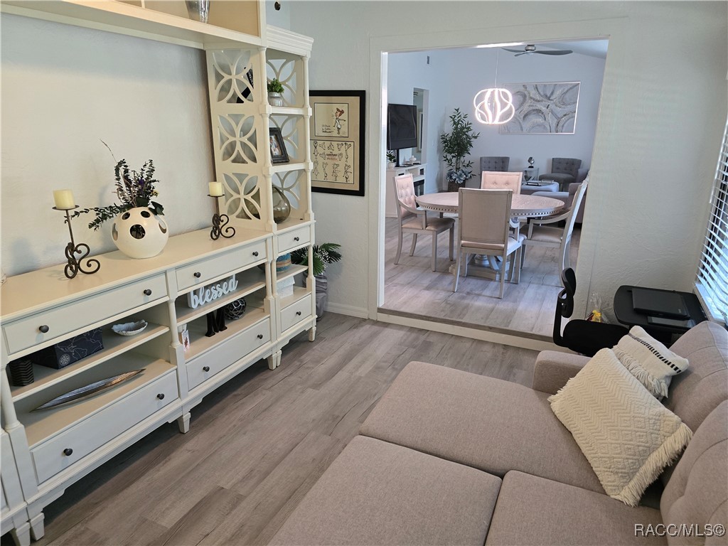 3833 N Briarberry Point, Beverly Hills, New York image 31