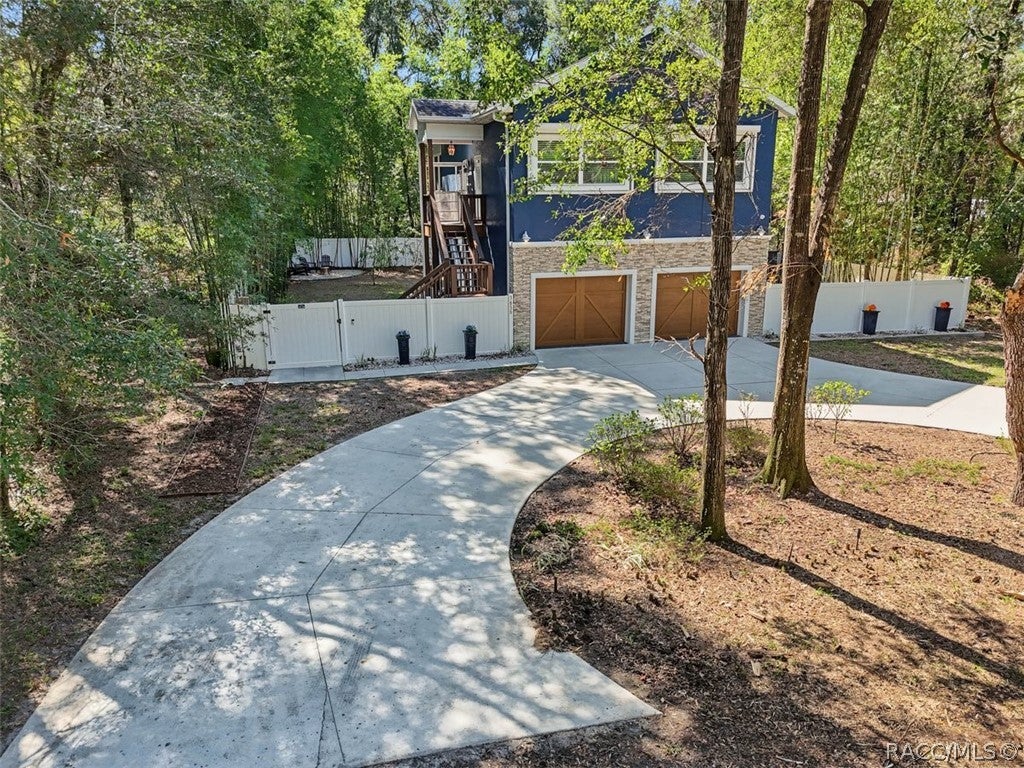 3656 E Yandle Place