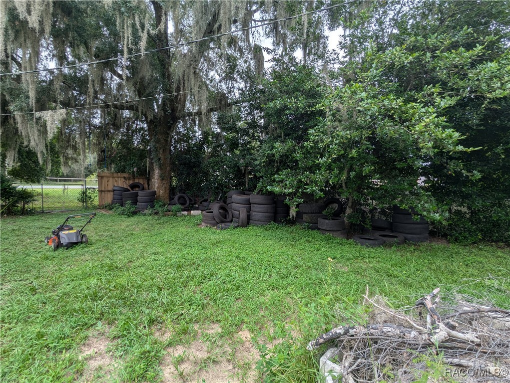 7699 E Stage Coach Trail, Floral City, Florida image 6