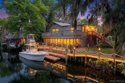 11590 N Kayak Point Inglis FL 34449