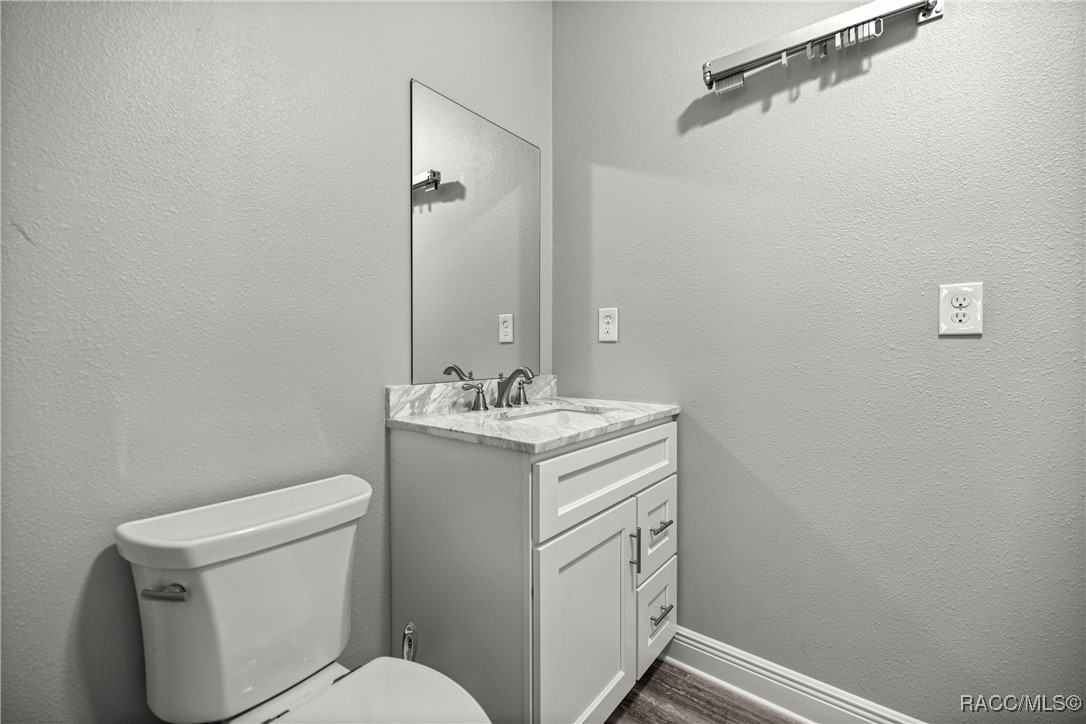 5009 Riverside Drive, Yankeetown, New York image 39