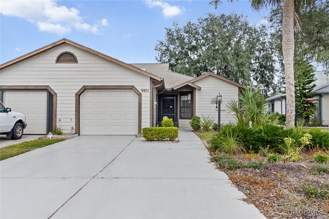 9851 E Pebble Creek Court, Inverness, Florida image 1