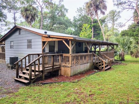 A home in Yankeetown