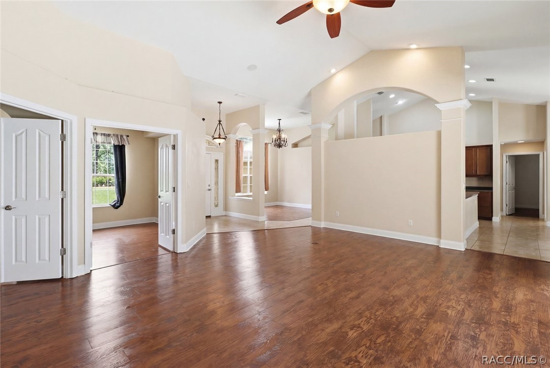 2420 W Tall Oaks Drive