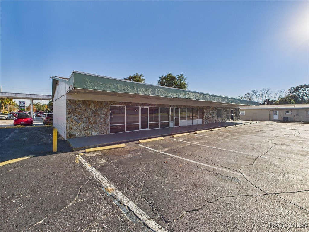 1 Beverly Hills Boulevard