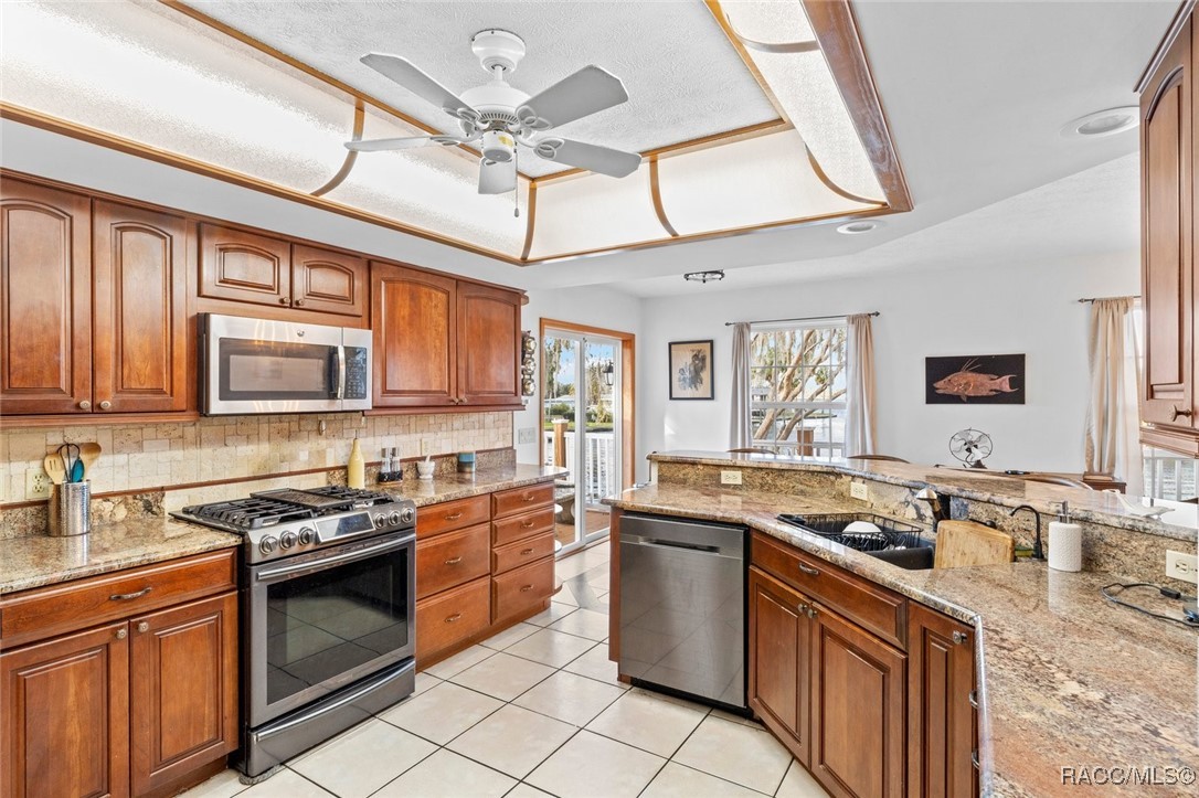 1030 N Crescent Drive, Crystal River, Florida image 16