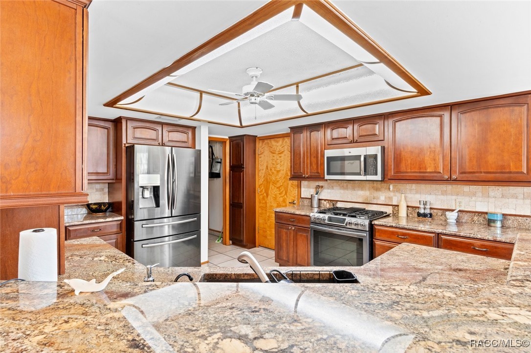 1030 N Crescent Drive, Crystal River, Florida image 15