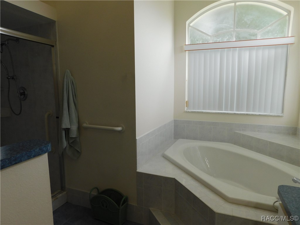 521 Poinsettia Avenue, Inverness, New York image 17
