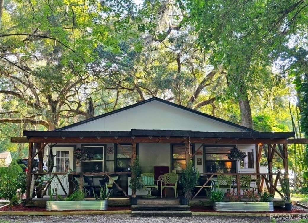 353 N Robin Hood Road